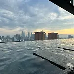Beachtime 2Br With Klcc View & Infinity Pool