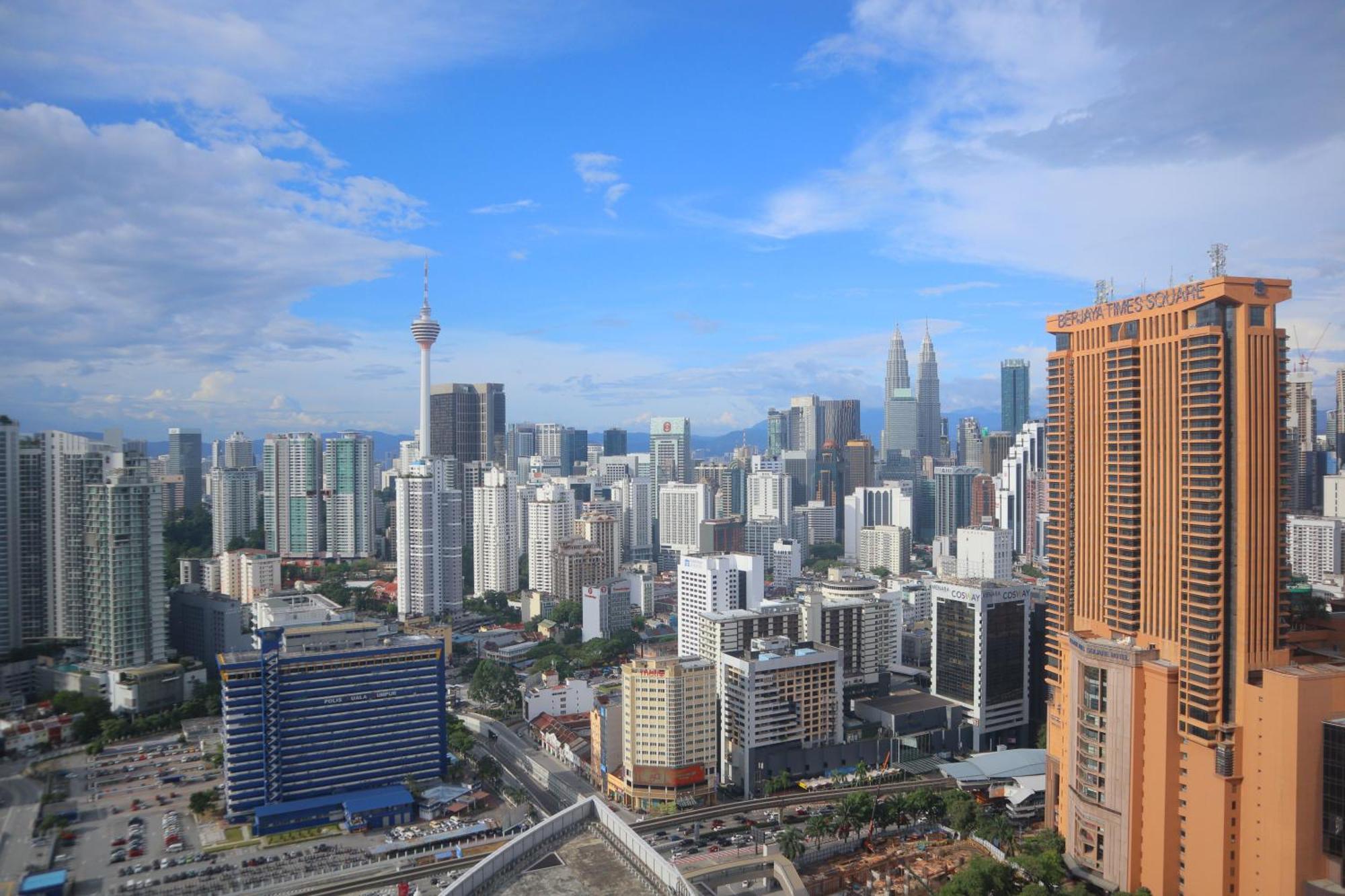Beachtime 2br With Klcc View & Infinity Pool