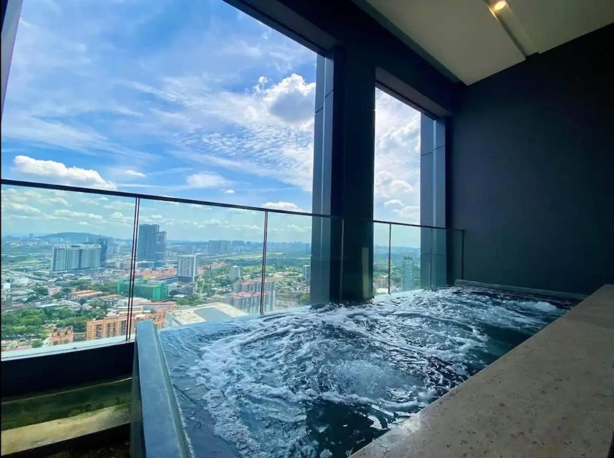 Beachtime 2br With Klcc View & Infinity Pool Pangsapuri Kuala Lumpur