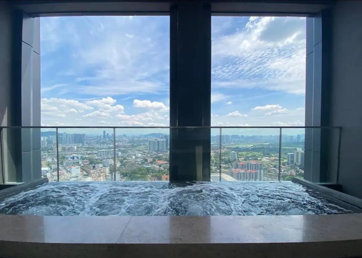 Beachtime 2br With Klcc View & Infinity Pool *